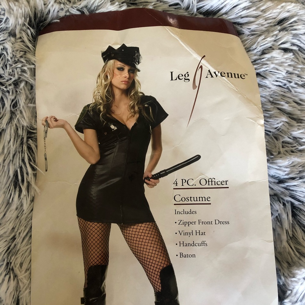 Sexy Leg Avenue officer costume